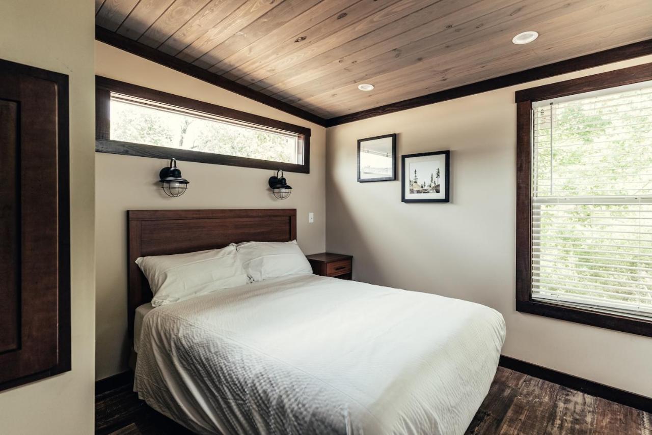 Camp Cedar Hotel Mason Luaran gambar